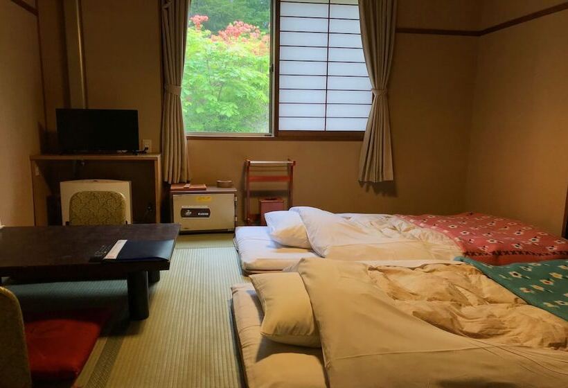 标准间, Yachi Onsen