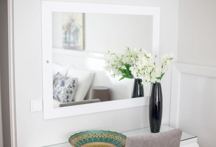 2 Bedroom Apartment, Patika Suites