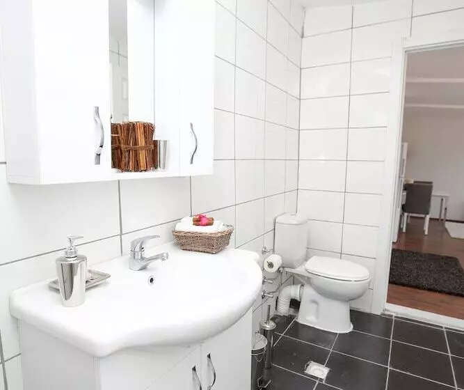 1 Bedroom Penthouse Apartment, Patika Suites