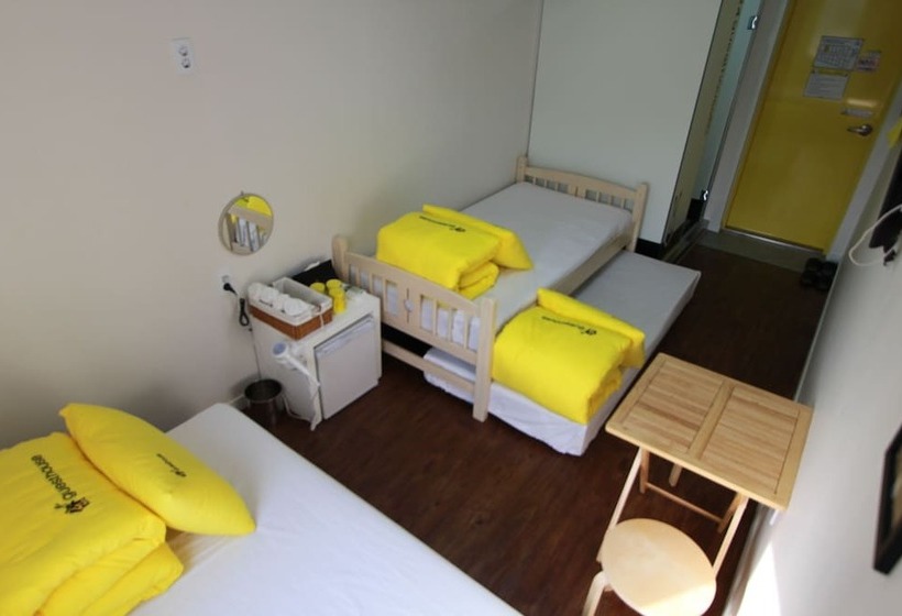 标准三人间, 24 Guesthouse Myeongdong Town