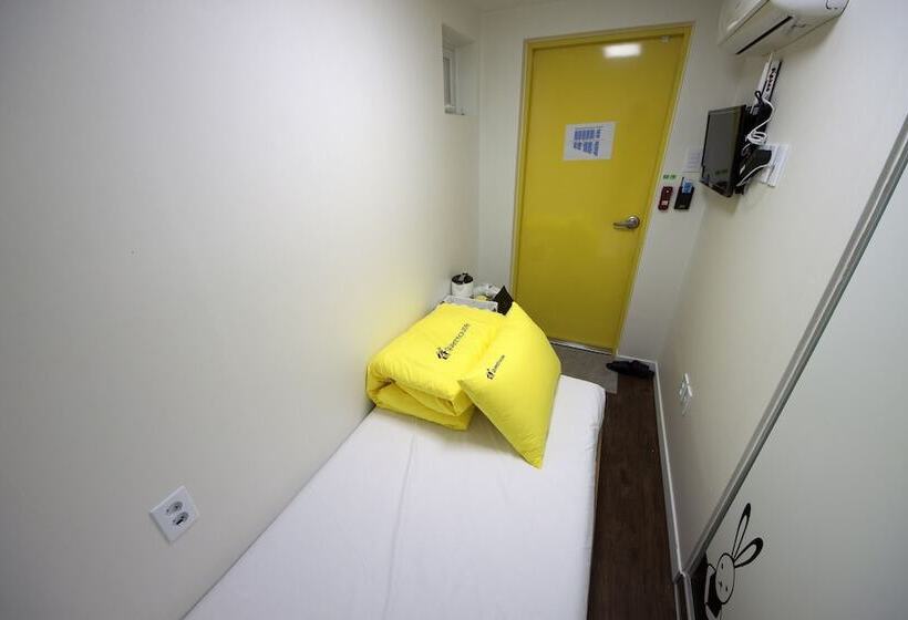 标准单人间, 24 Guesthouse Myeongdong Town