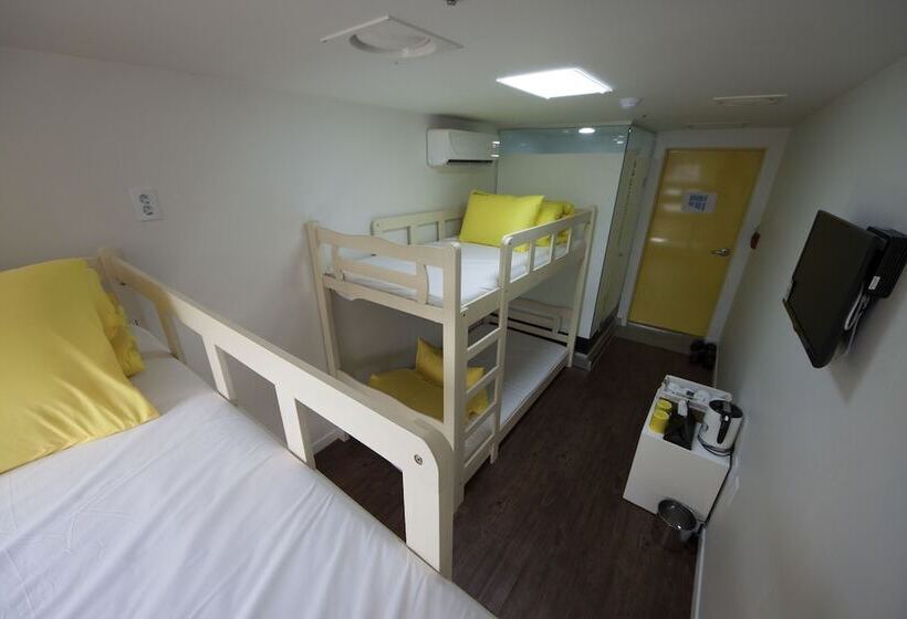 Quarto Familiar, 24 Guesthouse Myeongdong Town
