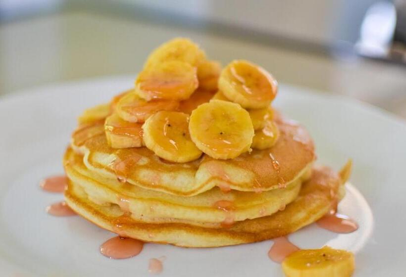 اتاق استاندارد با تخت بزرگ, Swiftlets Inn