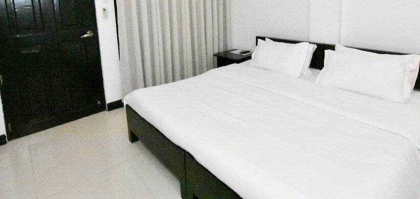 Standardrum King Size Säng, Swiftlets Inn