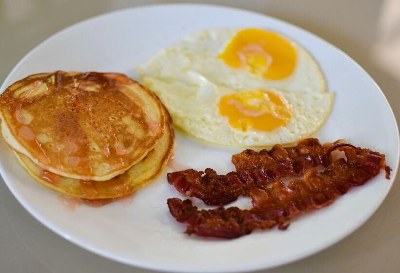 اتاق استاندارد با تخت بزرگ, Swiftlets Inn