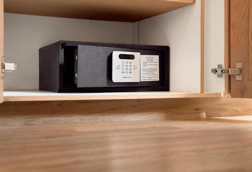 חדר סטנדרט עם מיטת קינג, First Group Magalies Park