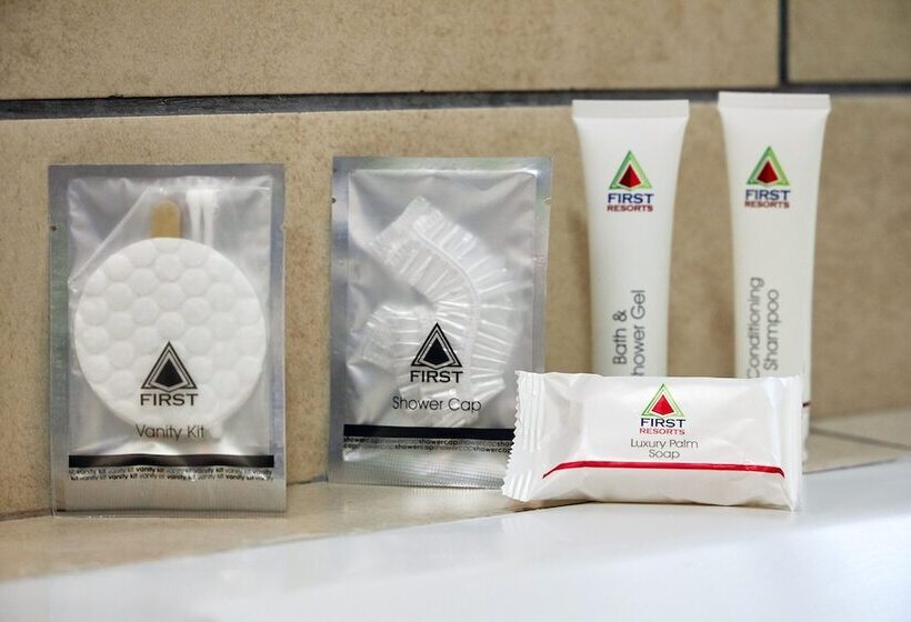 בקתת חדר, First Group Magalies Park