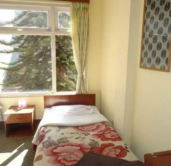 اتاق استاندارد یک نفره, Discovery Inn