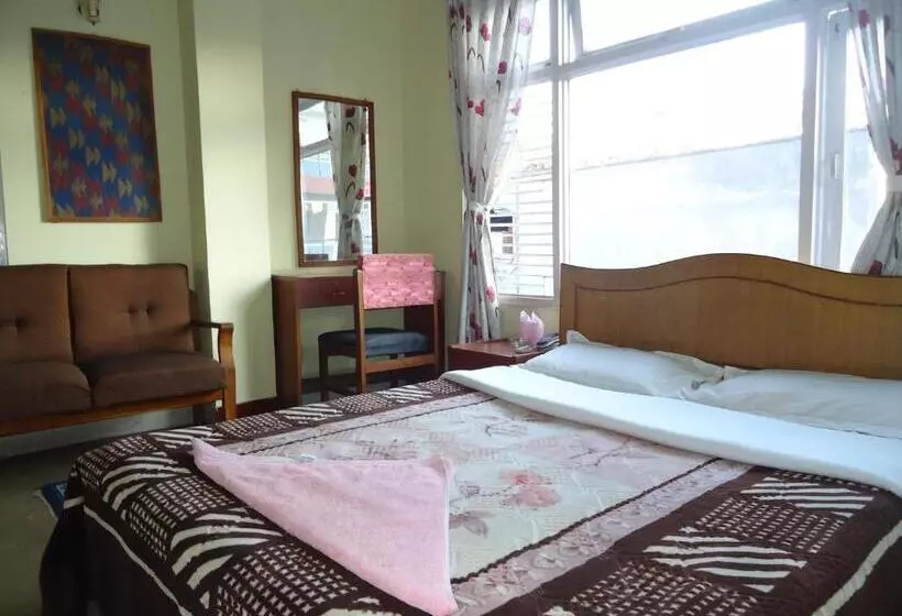 اتاق خانوادگی, Discovery Inn