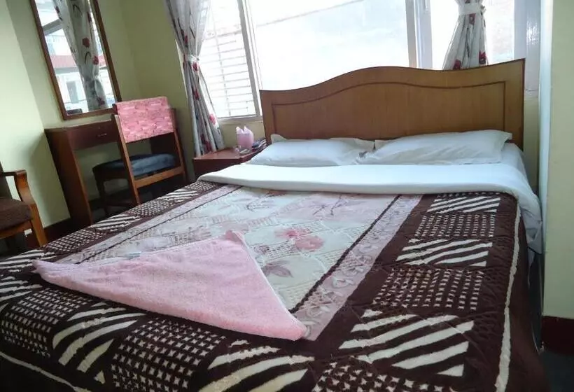 اتاق خانوادگی, Discovery Inn