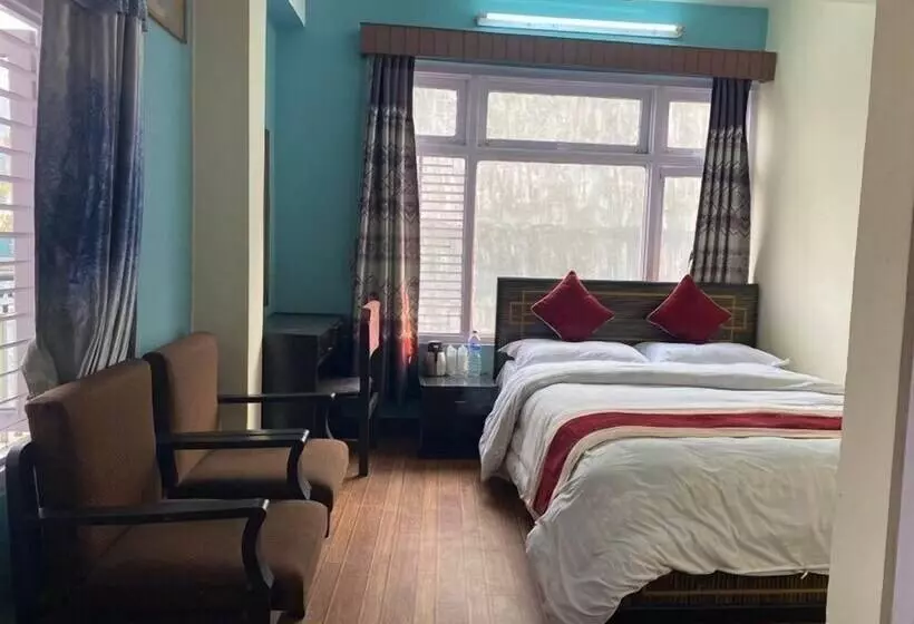 اتاق استاندارد یک نفره, Discovery Inn