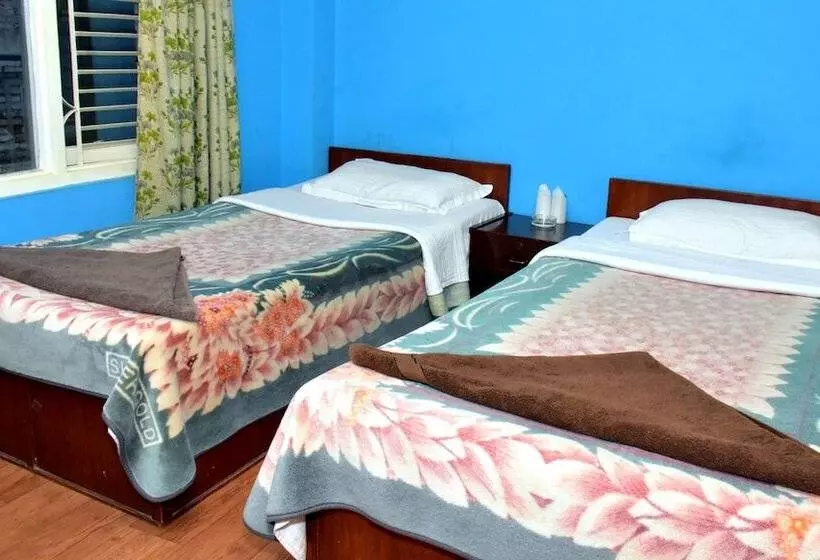 اتاق استاندارد سه نفره, Discovery Inn