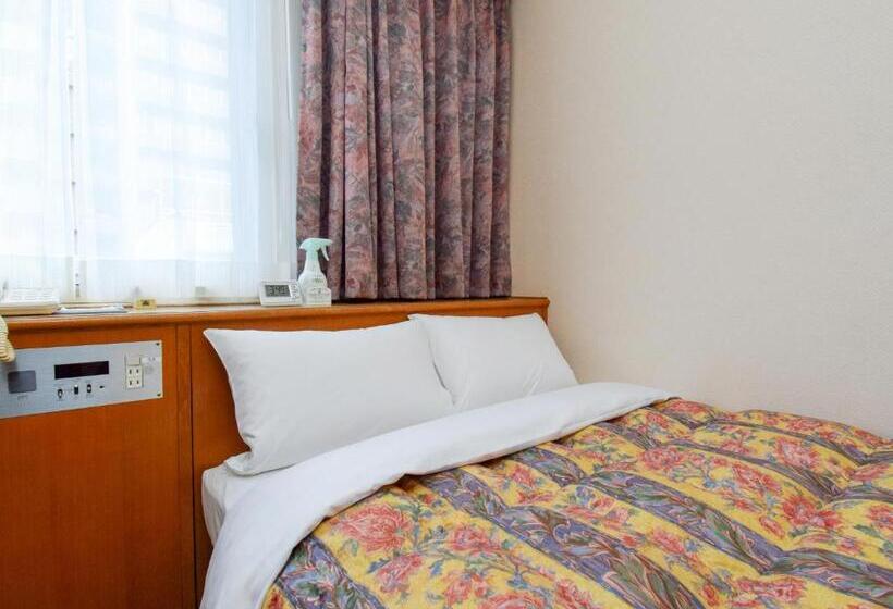 带双人床的基本房间, Maira