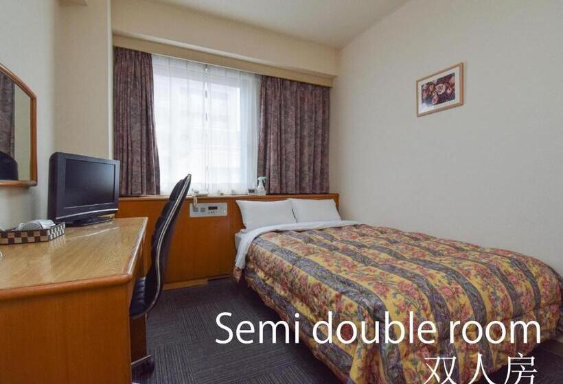 带双人床的基本房间, Maira