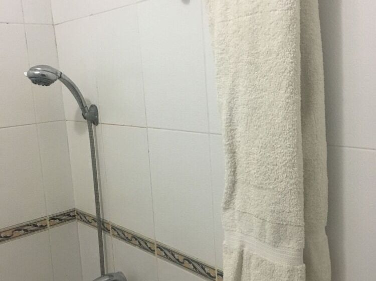 اتاق اجرایی, Natron Palace