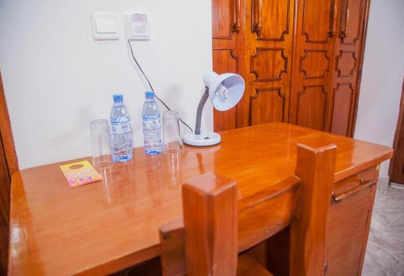 اتاق اجرایی, Natron Palace