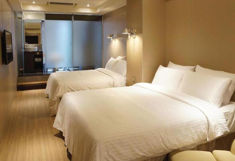 اتاق خانوادگی, Relax I