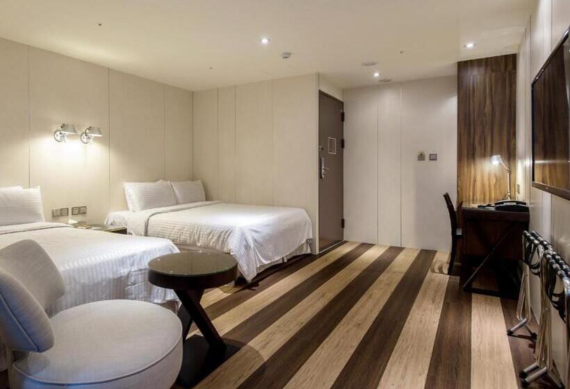 اتاق خانوادگی, Relax I