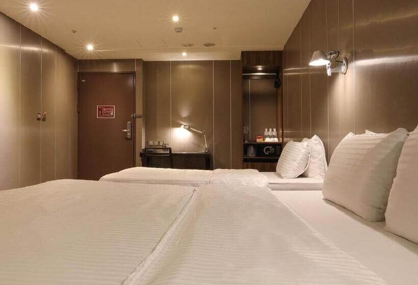 اتاق اجرایی سه نفره, Relax I