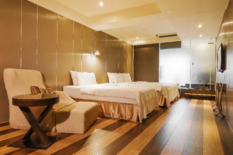 اتاق اجرایی سه نفره, Relax I