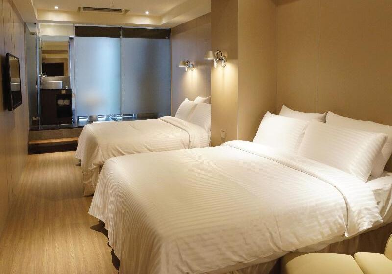 اتاق خانوادگی, Relax I