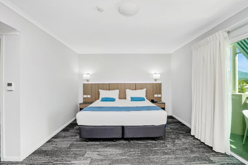 اتاق اجرایی سه نفره, Relax I