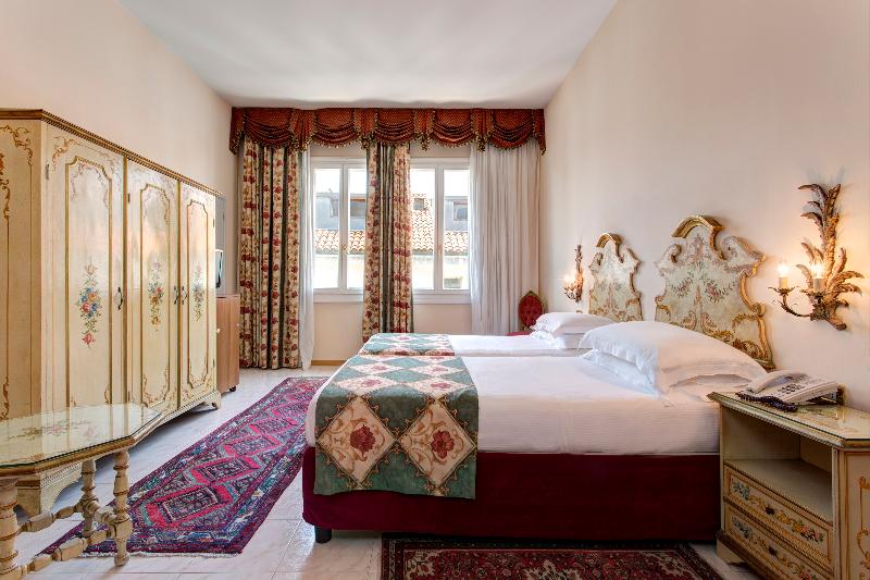 اتاق اجرایی سه نفره, Relax I