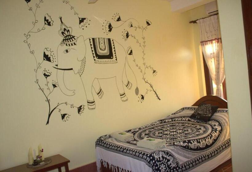 اتاق لوکس یک تخته, Sapana Village Lodge