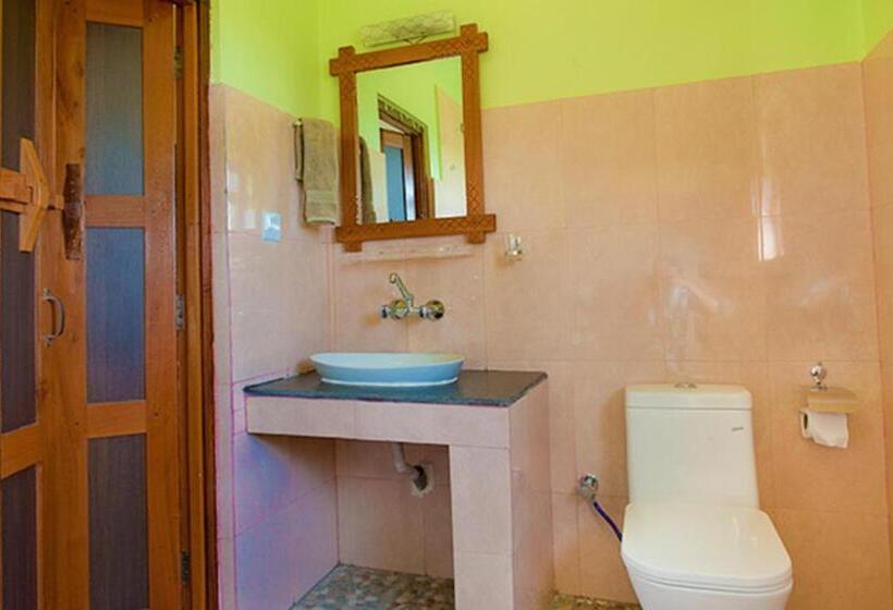 اتاق لوکس با بالکن, Sapana Village Lodge