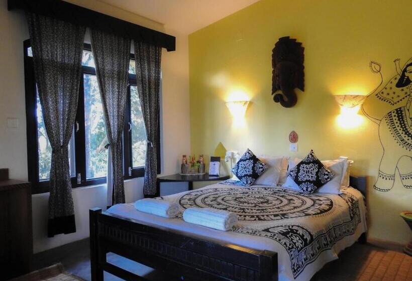 اتاق لوکس با تخت بزرگ, Sapana Village Lodge