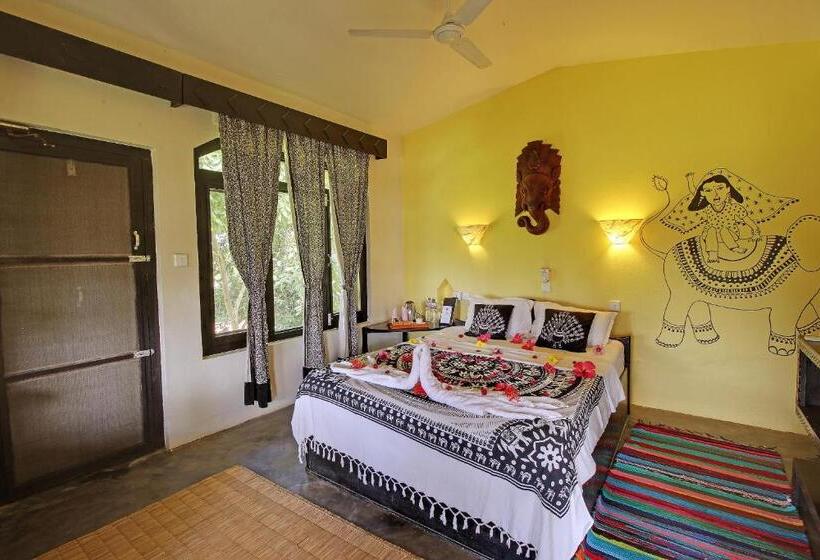 اتاق لوکس با تخت بزرگ, Sapana Village Lodge