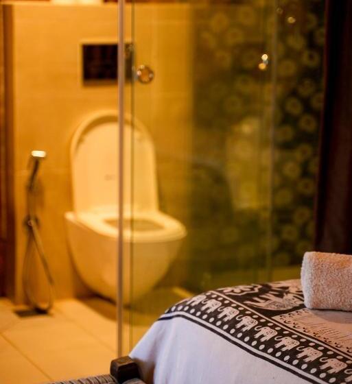 اتاق لوکس یک تخته, Sapana Village Lodge