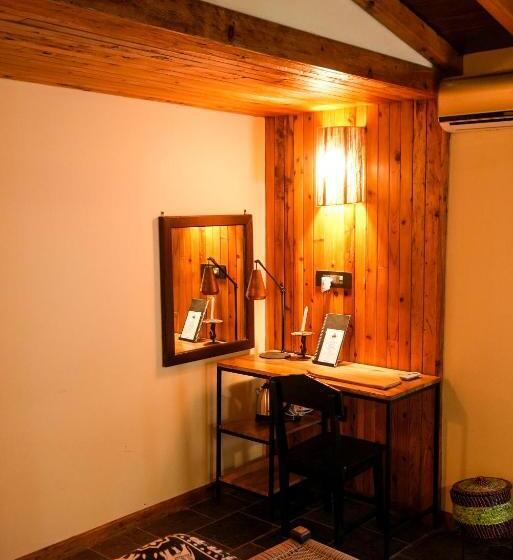 اتاق لوکس یک تخته, Sapana Village Lodge
