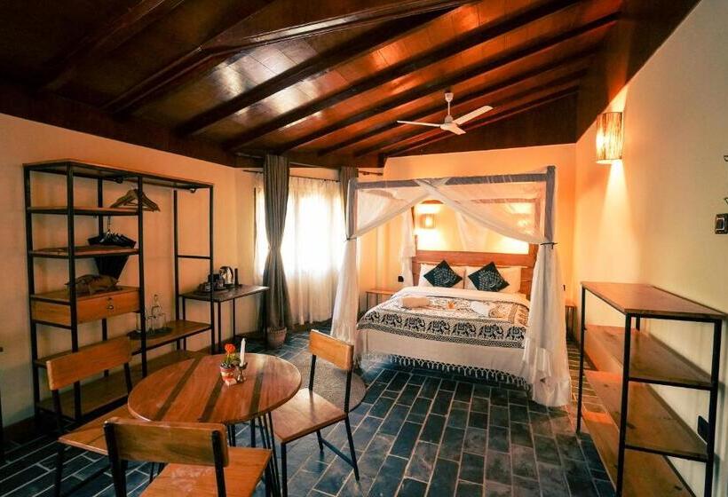 اتاق خانوادگی با چشم‌انداز باغ, Sapana Village Lodge