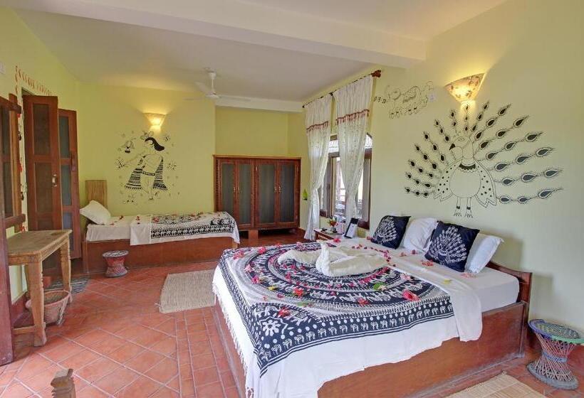 اتاق لوکس با بالکن, Sapana Village Lodge