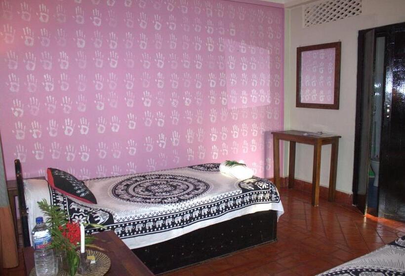 اتاق لوکس با بالکن, Sapana Village Lodge