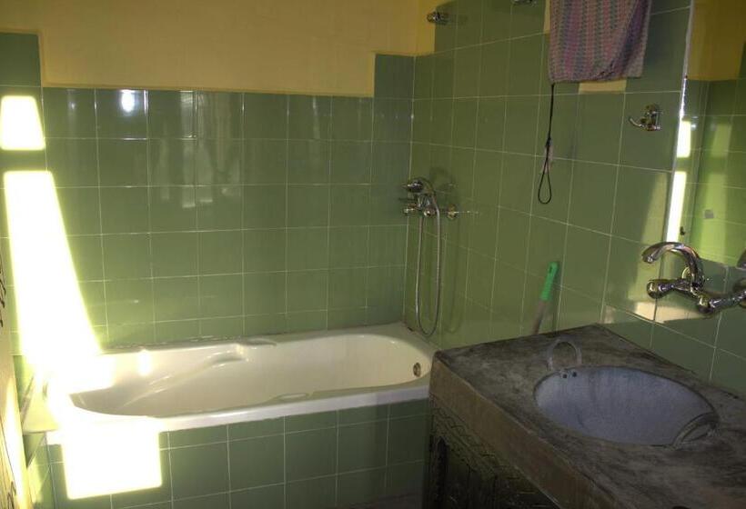 اتاق لوکس با بالکن, Sapana Village Lodge