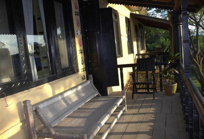 اتاق لوکس با بالکن, Sapana Village Lodge