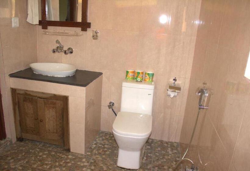 اتاق لوکس با بالکن, Sapana Village Lodge
