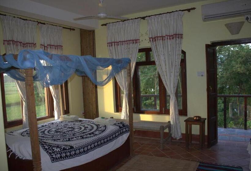 اتاق لوکس با بالکن, Sapana Village Lodge