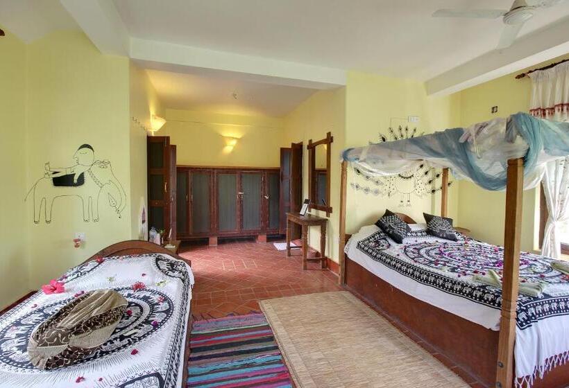 اتاق لوکس با بالکن, Sapana Village Lodge