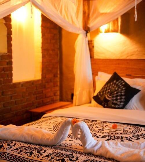 اتاق لوکس با بالکن, Sapana Village Lodge