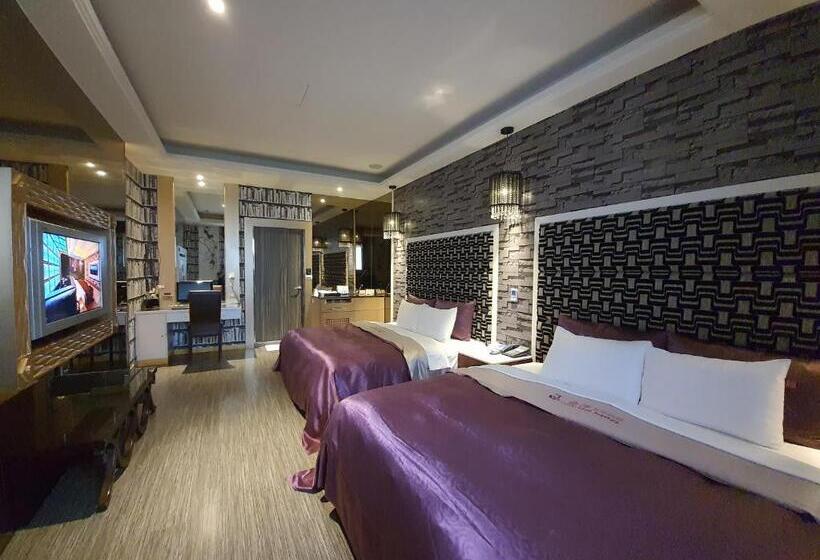 اتاق کلاس بیزنس, Jin Sha Motel