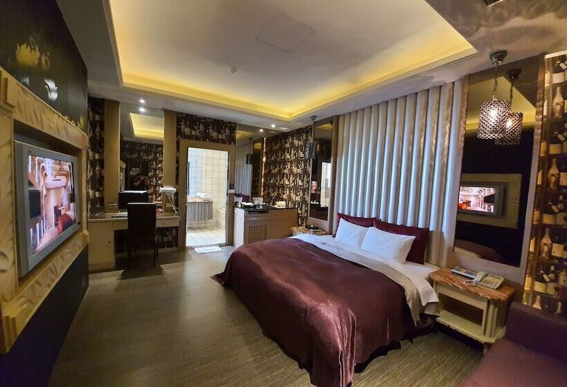 اتاق اکونومی, Jin Sha Motel