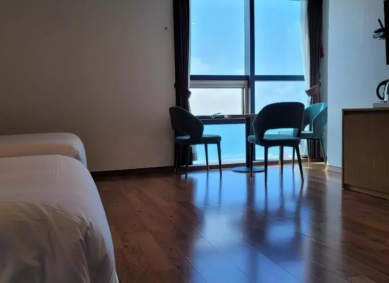 اتاق سه نفره دلوکس با چشم‌انداز دریا, Ms Hotel Haeundae