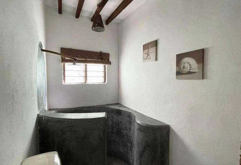 بنجلو قياسى, Bellevue Zanzibar