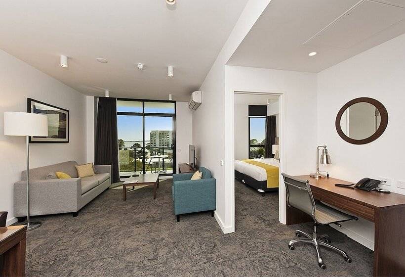 Апартаменты 1 Спальня, Quest Rockingham