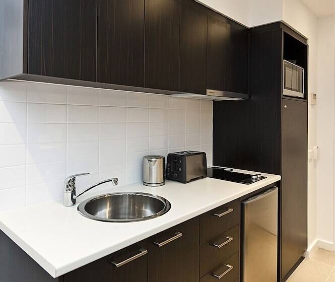 スタンダードスタジオ, Quest Rockingham