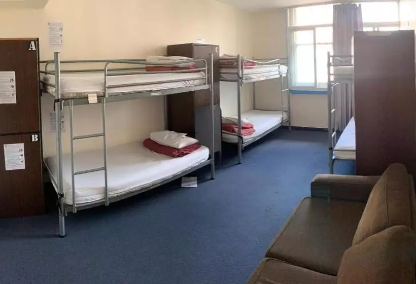 Vuode Makuusalissa, 790 On George Backpackers