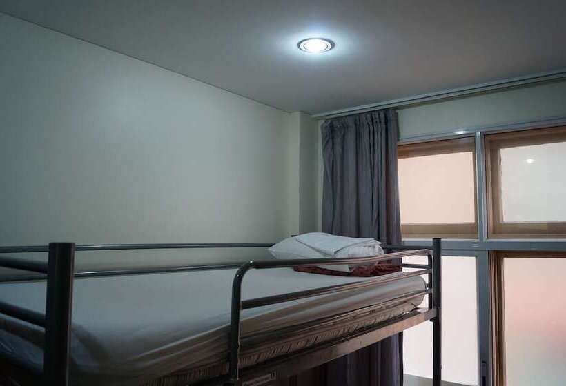 Кровать в Общей Комнате, 790 On George Backpackers